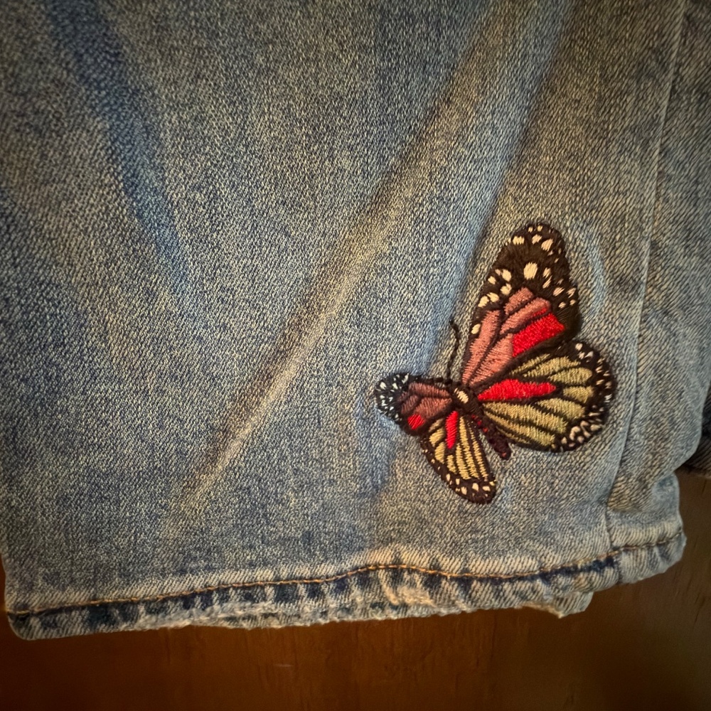 $139 Lucky Bridgette high rise slim straight jean w/butterfly embroidery 12/31 - Picture 3 of 16